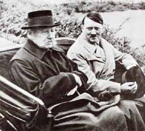 Президент Германии Гинденбург с Гитлером