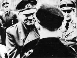 Последнее официальное фото Гитлера перед смертью
